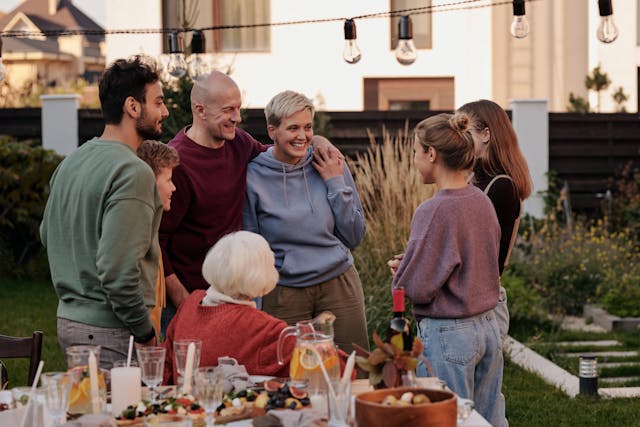 Balancing Friendships and Romantic Relationships